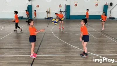 纳什生涯场均8.49次助攻，5次助攻王