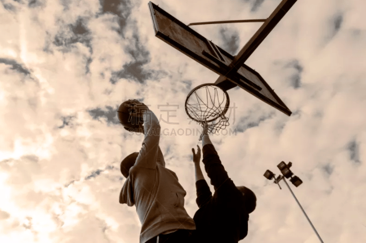 斯基拉：两家意甲俱乐部想租米雷蒂，但尤文不想放人