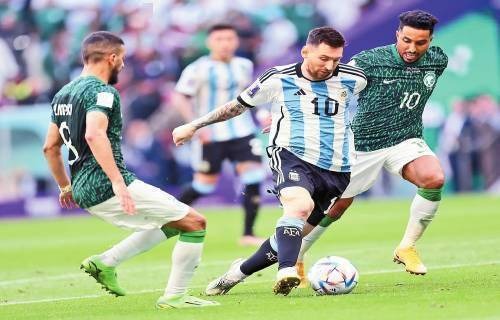 邮报：曼联将在主场提供客场比赛直播观赛服务，每场收25英镑